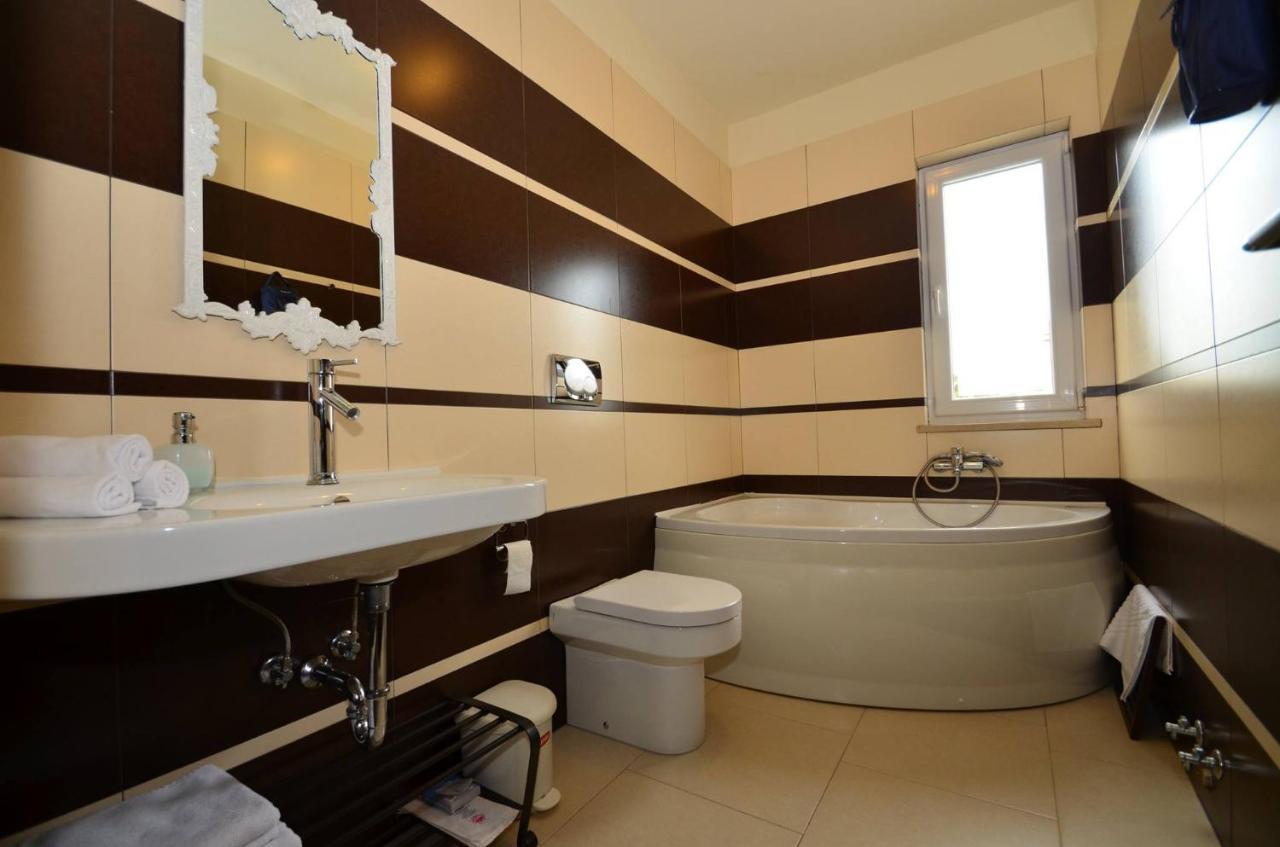 Villa Ax Umag Buitenkant foto