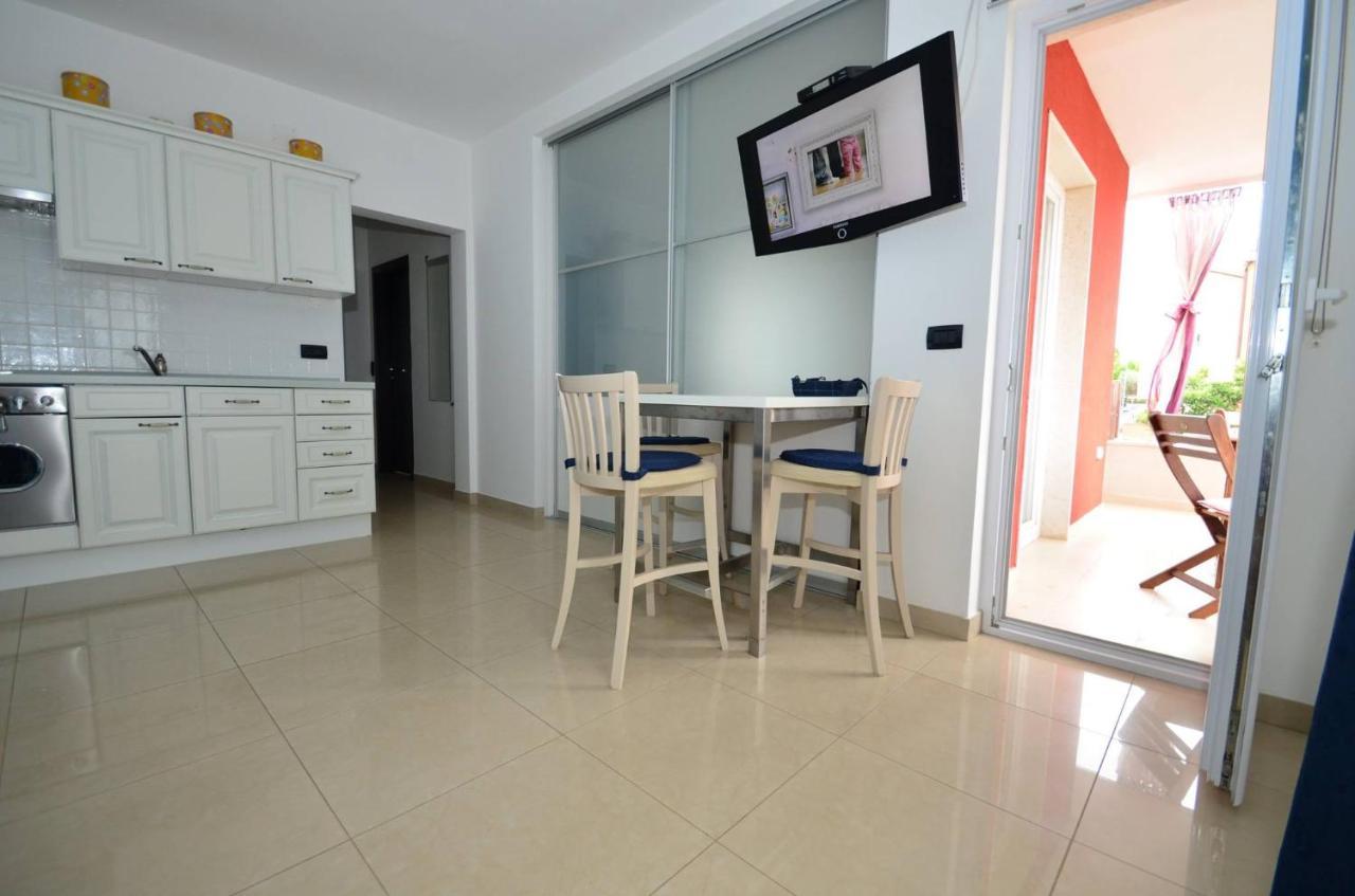 Villa Ax Umag Buitenkant foto