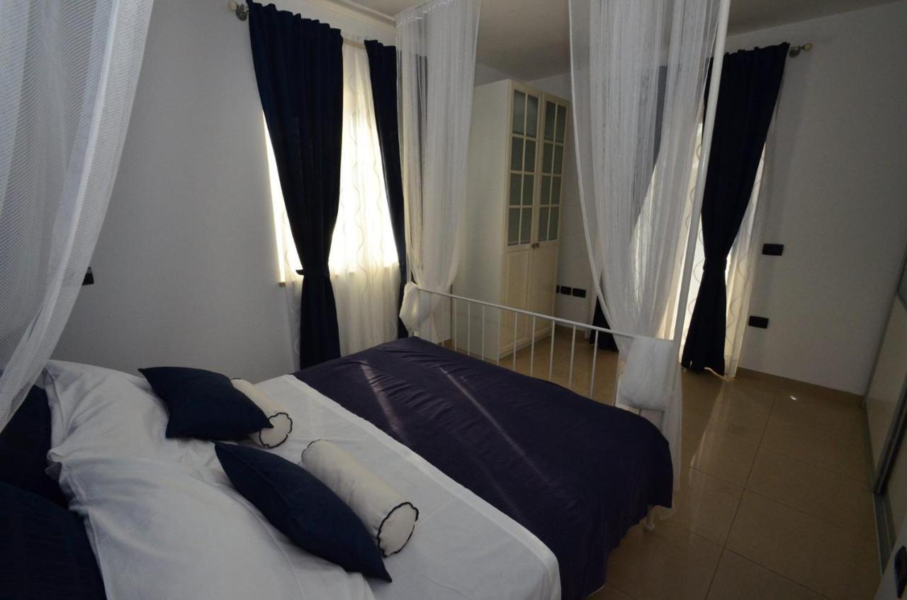 Villa Ax Umag Buitenkant foto